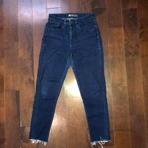 Hi waisted Levis jeans